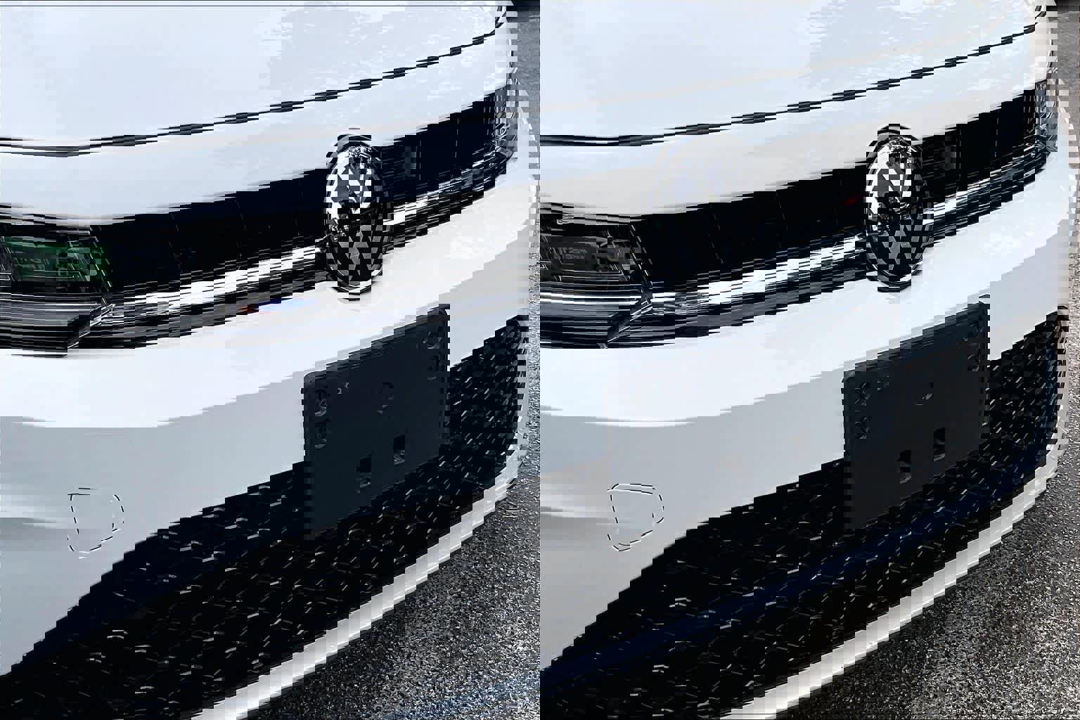 Certified 2025 Volkswagen Jetta S image 31