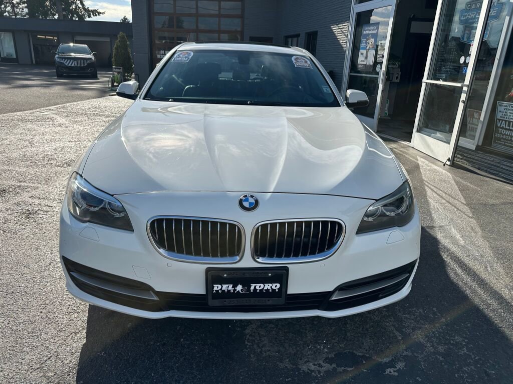 Used 2014 BMW 528i xDrive Sedan AWD/4WD image 2