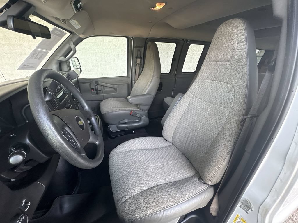 Used 2020 Chevrolet Express 3500 LT w/ LT Preferred Equipment Group RWD image 18