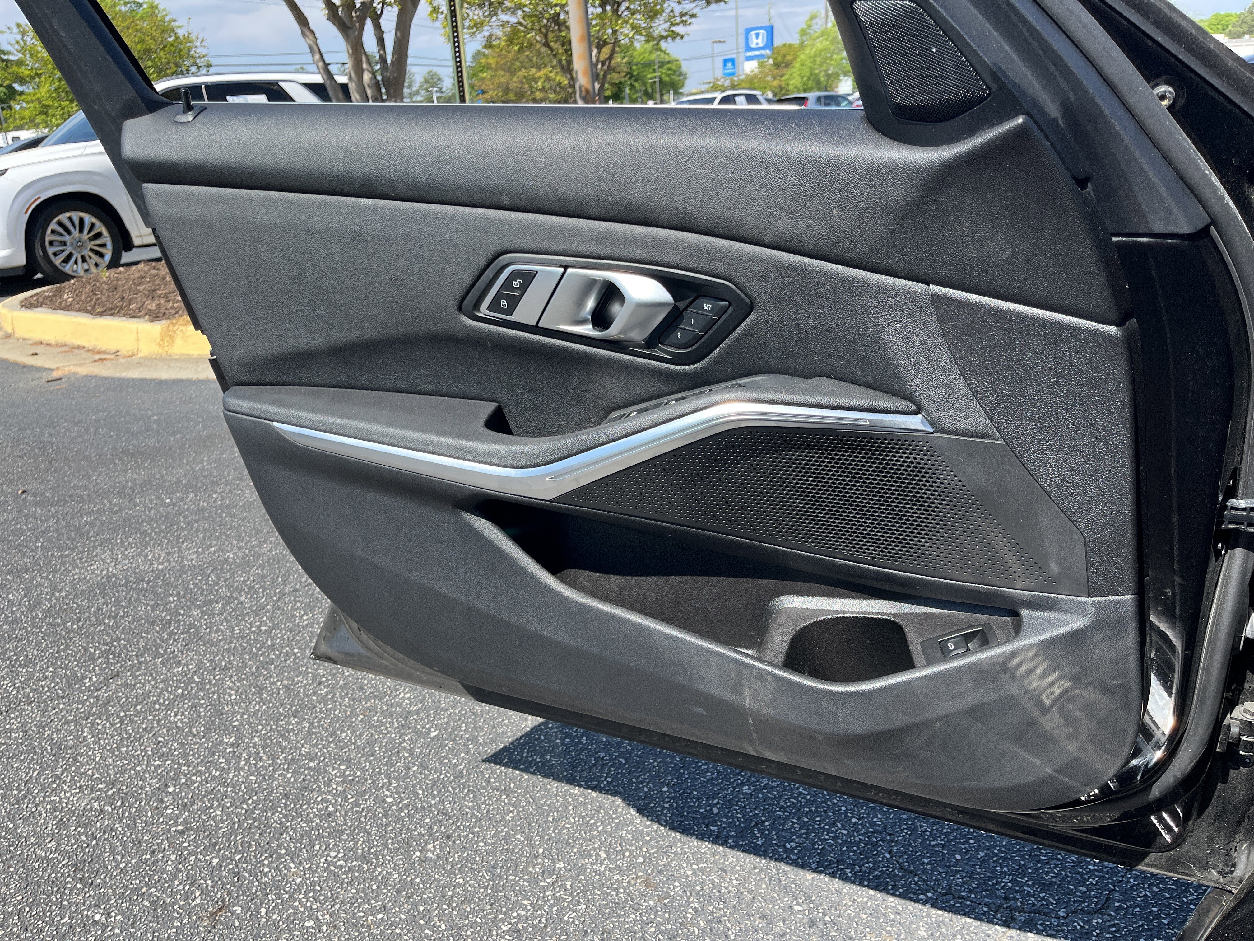 Used 2021 BMW 330i Sedan w/ Premium Package image 13