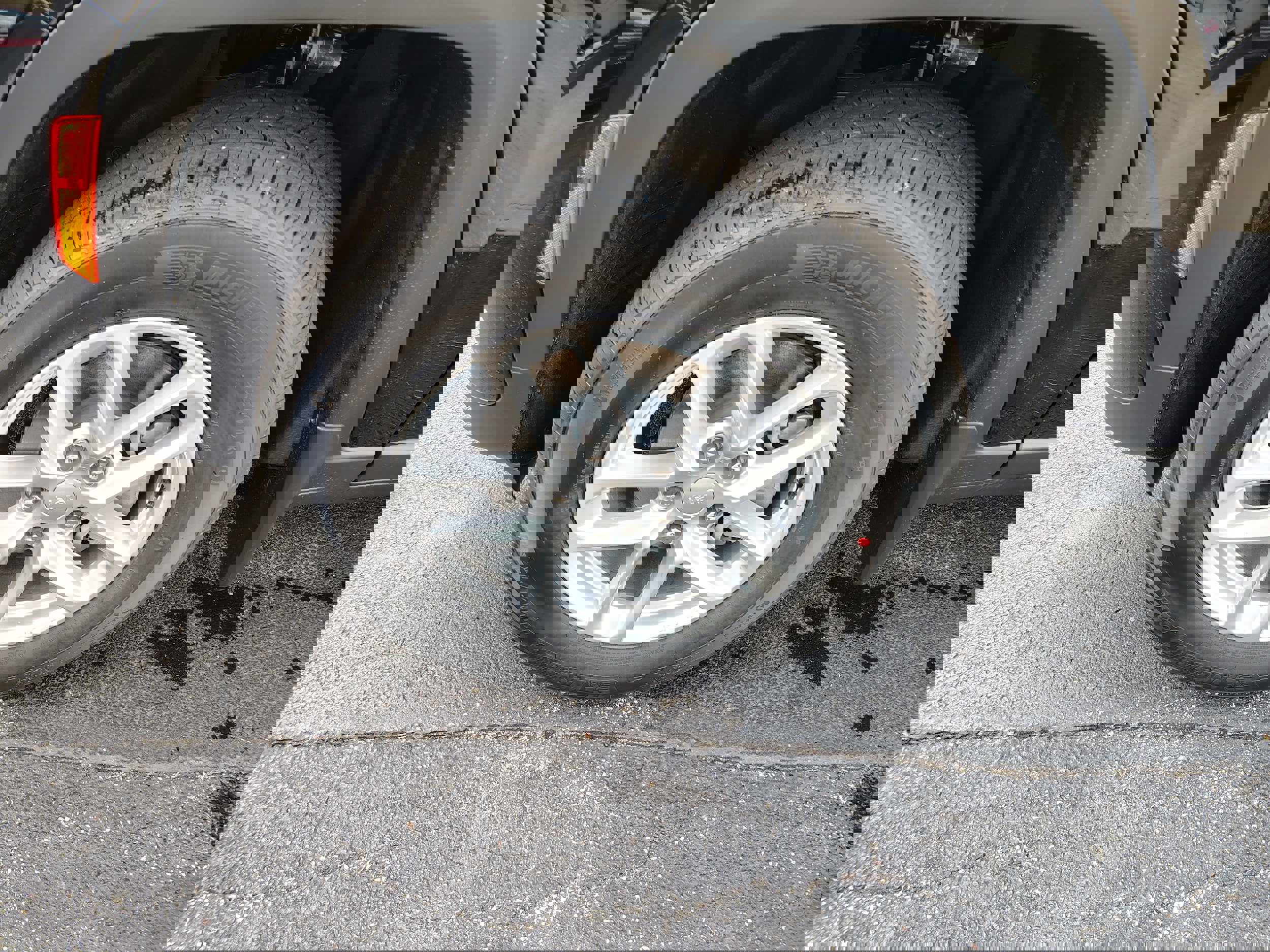 New 2025 Jeep Grand Cherokee Laredo X w/ Luxury Tech Group I image 5