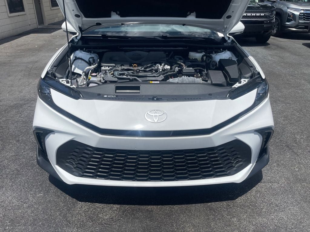 Used 2025 Toyota Camry SE FWD image 23