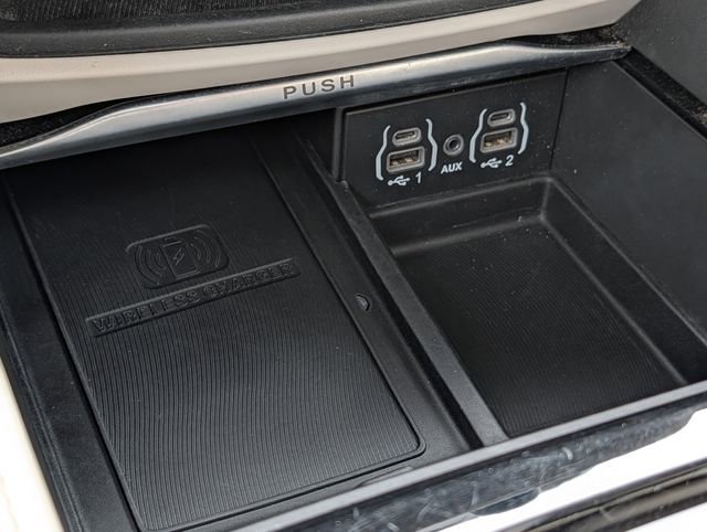 Used 2021 Chrysler Pacifica Limited w/ Premium & Safety Sphere Group image 24