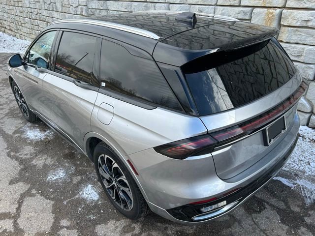 Used 2025 Lincoln Nautilus Reserve image 4