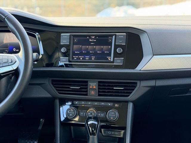 Used 2024 Volkswagen Jetta SE image 22