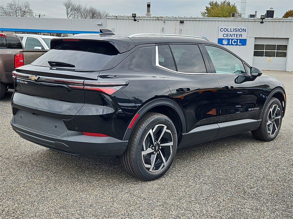 New 2026 Chevrolet Equinox EV LT image 3