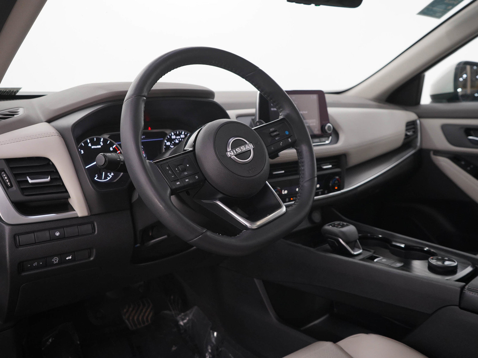 Used 2023 Nissan Rogue SV w/ SV Premium B Package AWD/4WD image 25