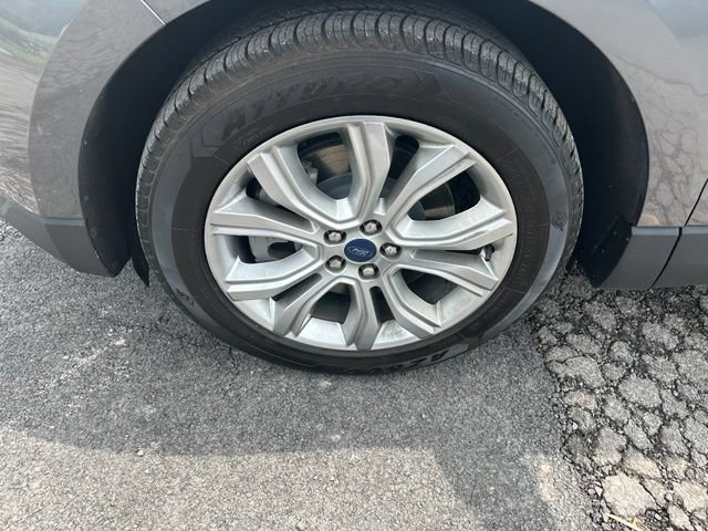 Used 2022 Ford Edge Titanium w/ Equipment Group 301A AWD/4WD image 8