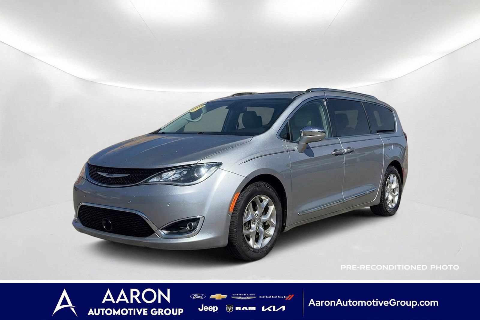 Used 2017 Chrysler Pacifica Limited w/ UConnect Theater Package