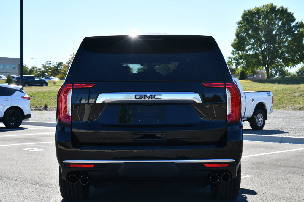 Used 2021 GMC Yukon XL Denali w/ Denali Ultimate Package AWD/4WD image 10