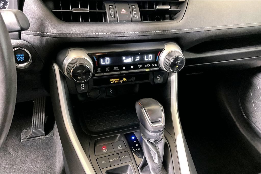 Used 2020 Toyota RAV4 XLE Premium FWD image 25