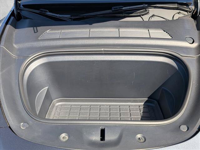 Used 2025 Tesla Model Y Long Range RWD image 24