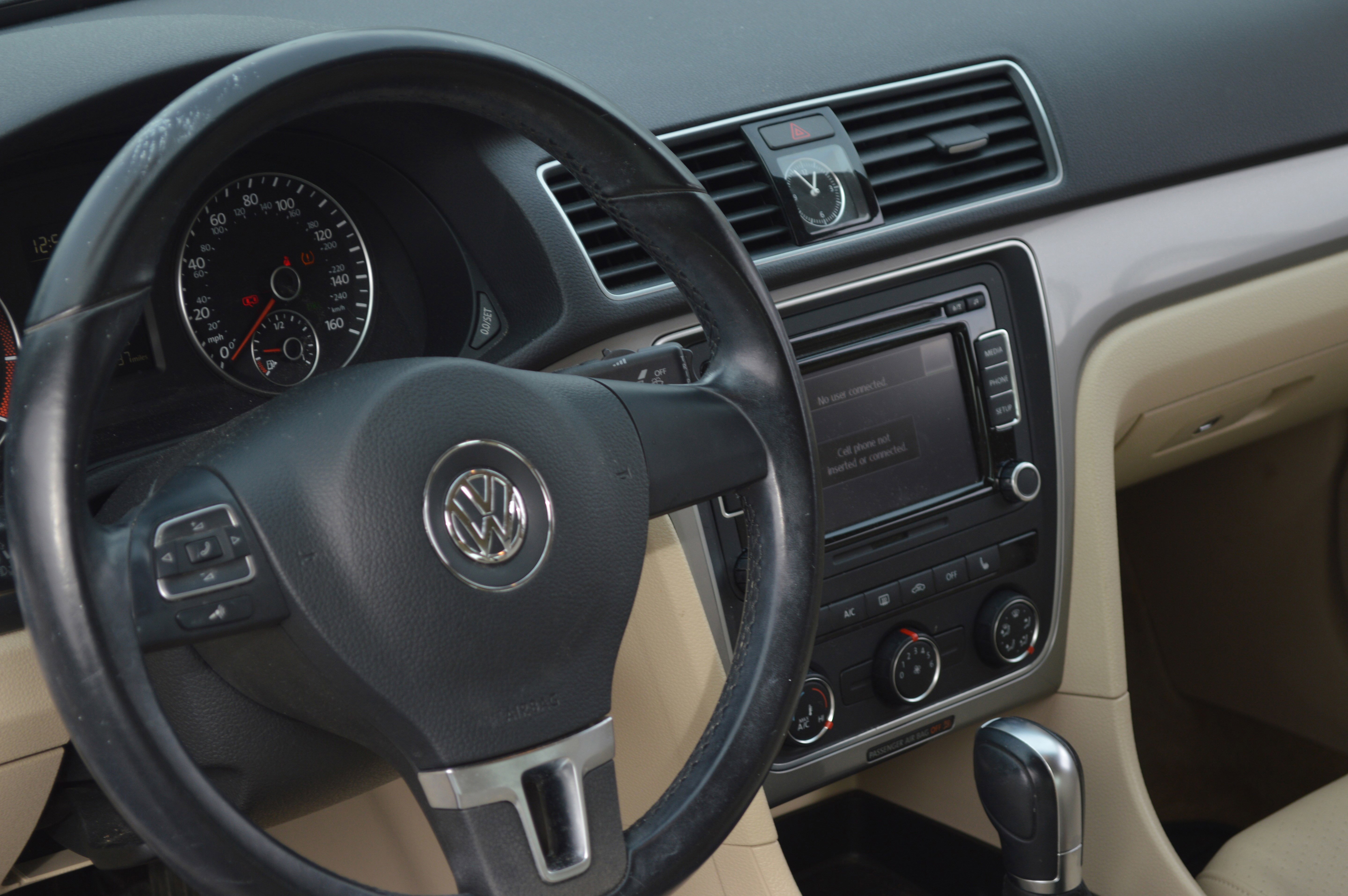 Used 2015 Volkswagen Passat 1.8T Limited Edition image 23