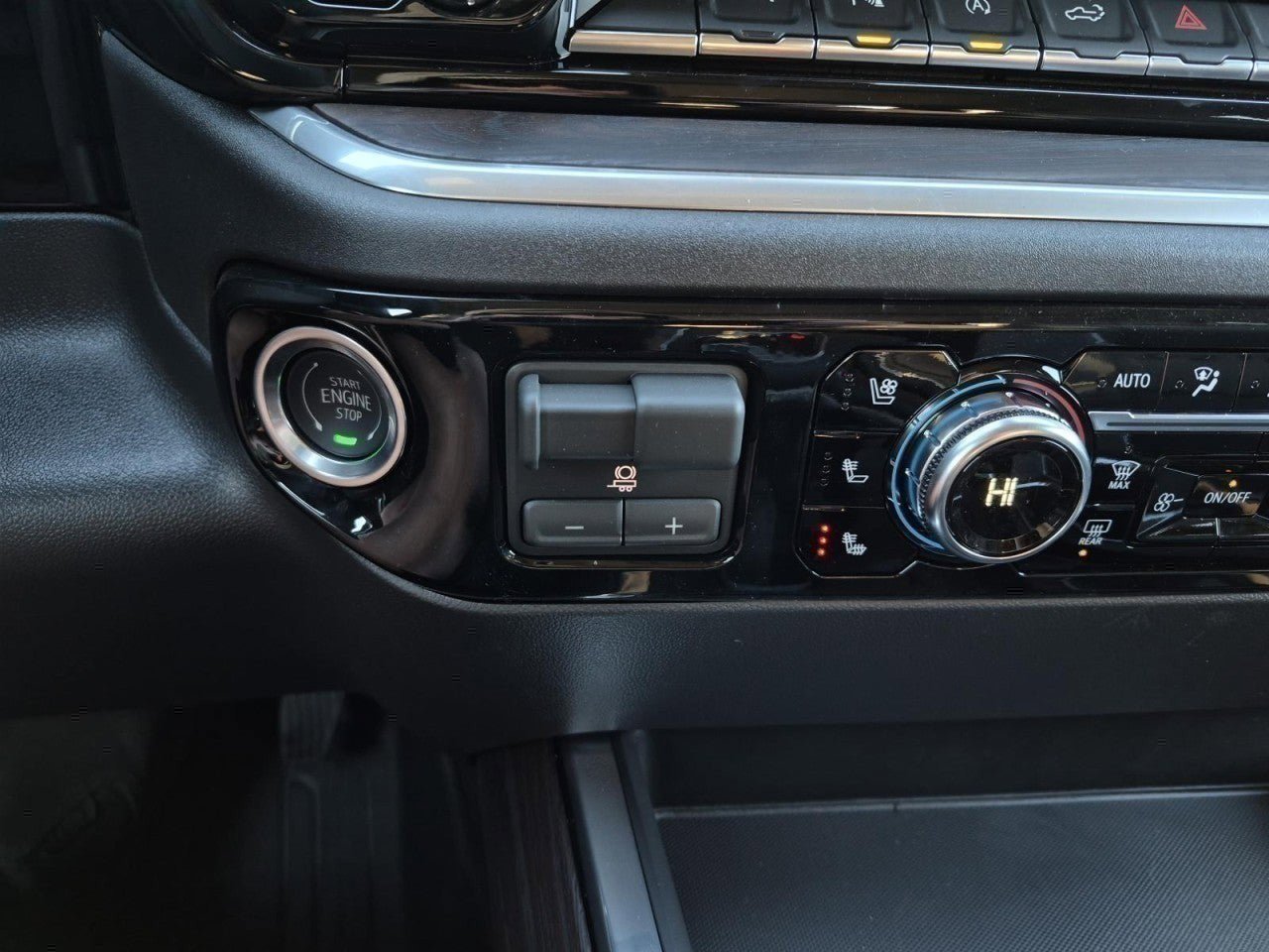 New 2026 GMC Sierra 1500 SLT RWD image 21