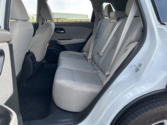 Used 2023 Nissan Rogue SV image 25