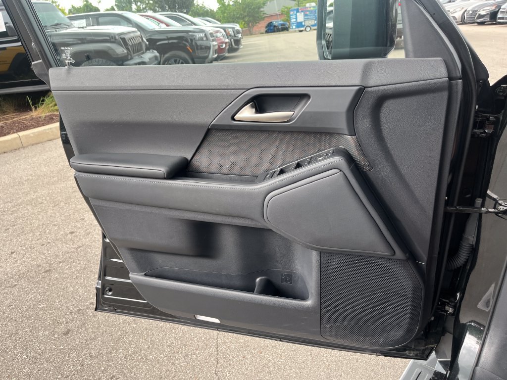 Used 2024 Lexus GX 550 w/ Accessory Package (2T) AWD/4WD image 11