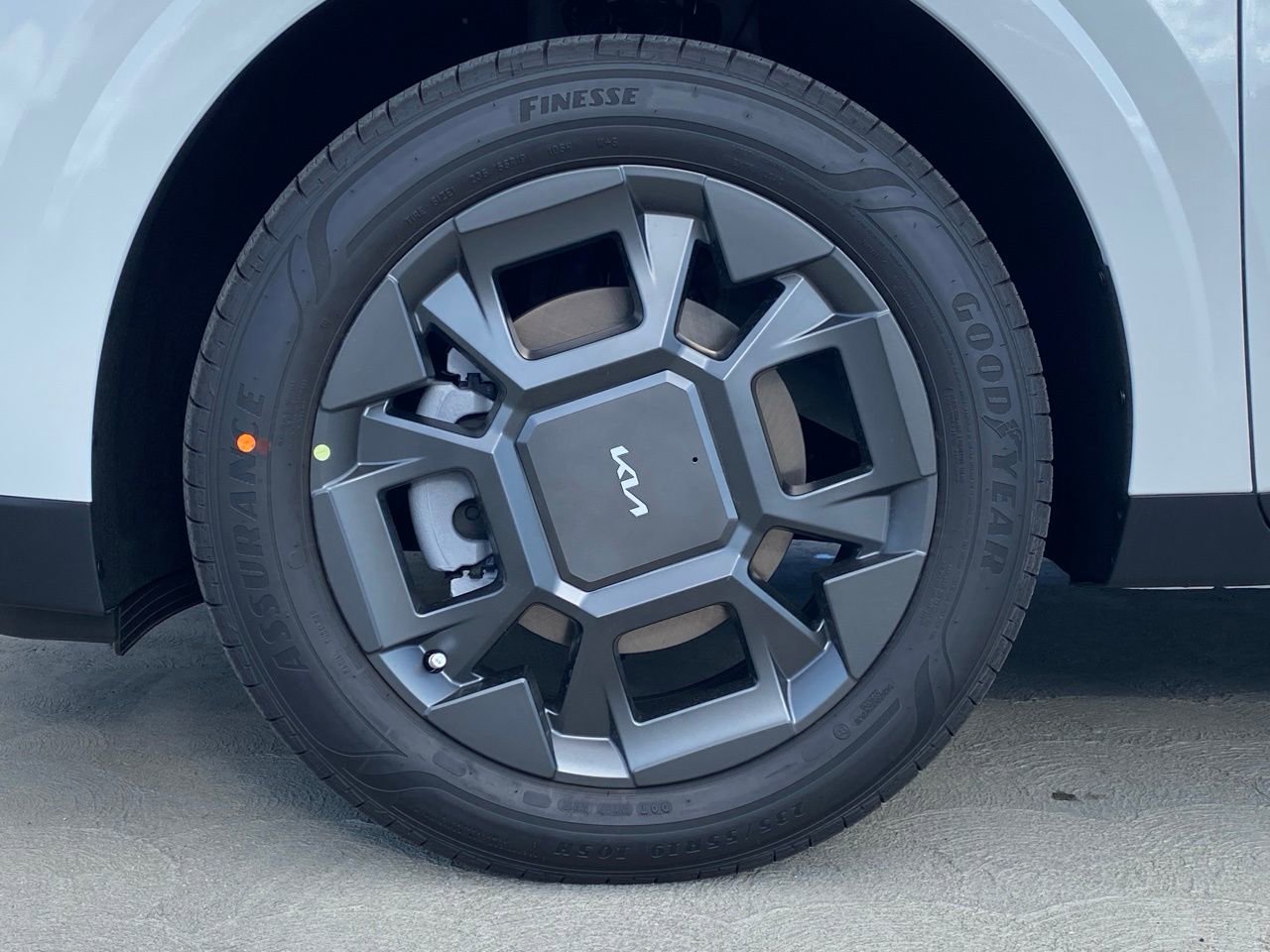 New 2026 Kia Carnival EX image 10