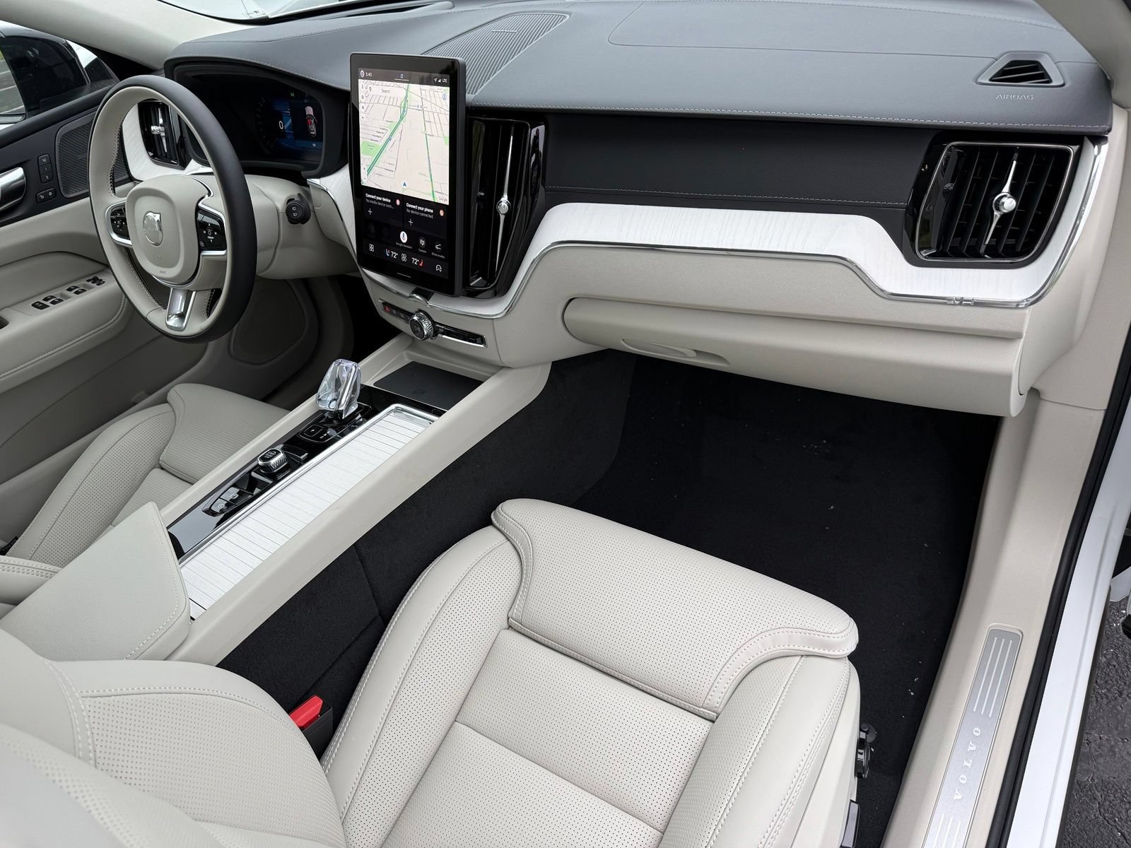 New 2026 Volvo XC60 T8 Ultra w/ Protection Package Premier AWD/4WD image 19