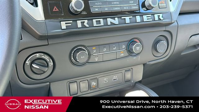 Used 2025 Nissan Frontier SV image 18