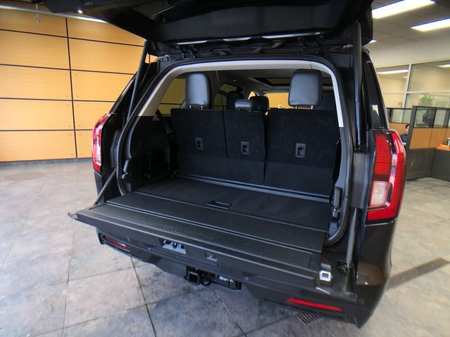 Used 2025 Ford Expedition Active AWD/4WD image 23