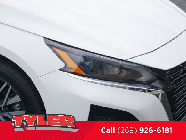Used 2025 Nissan Altima 2.5 SV FWD image 10