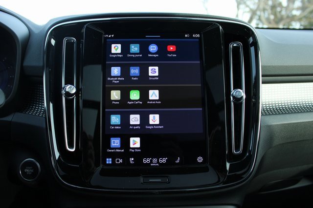 Used 2025 Volvo XC40 B5 Plus image 20