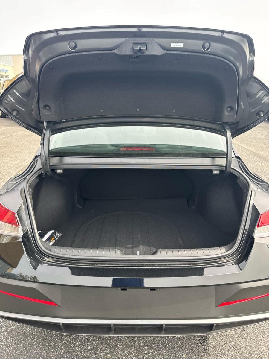New 2026 Hyundai Elantra SE FWD image 45