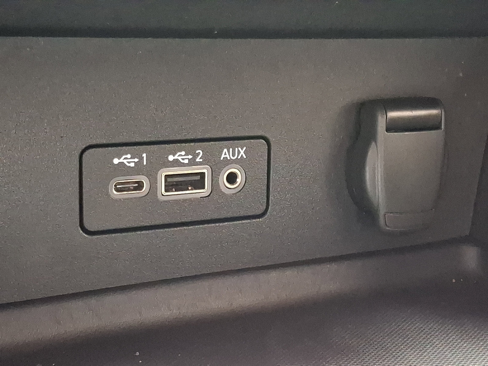 Used 2022 Nissan Sentra SV w/ All-Weather Package FWD image 23
