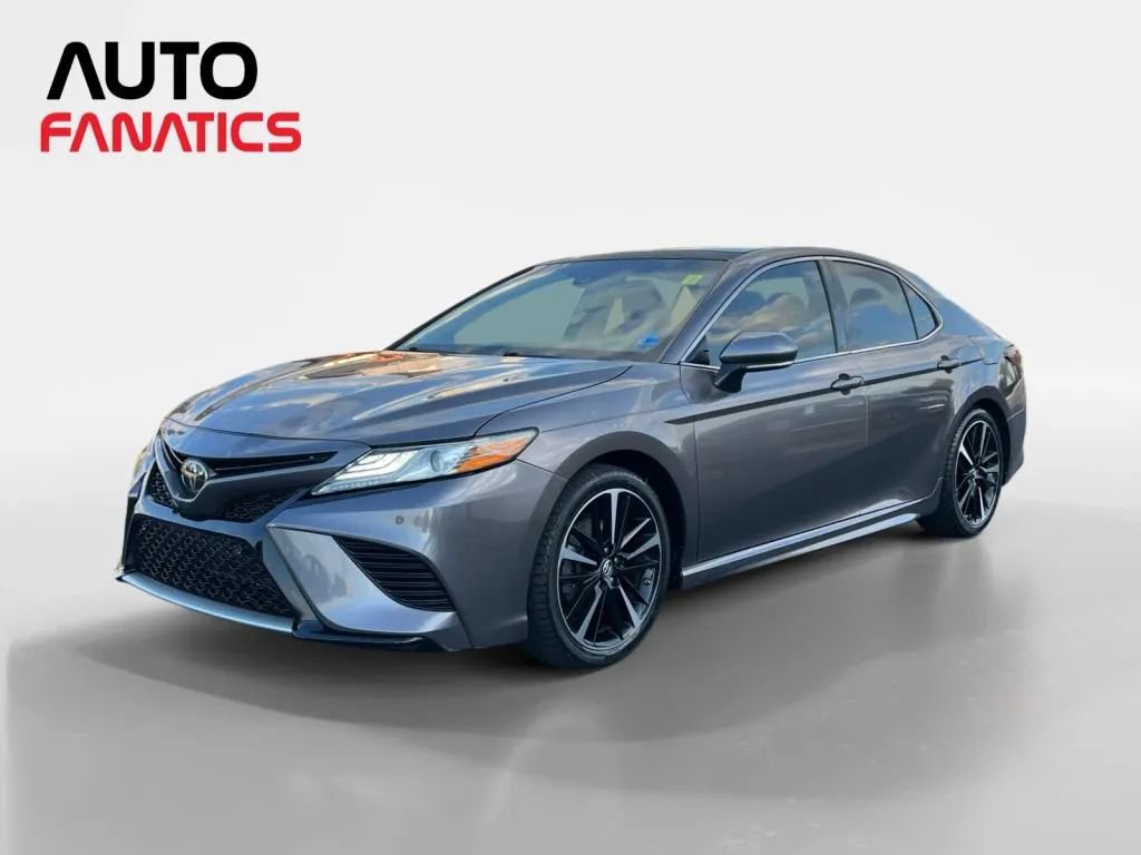 Used 2018 Toyota Camry XSE FWD image 1