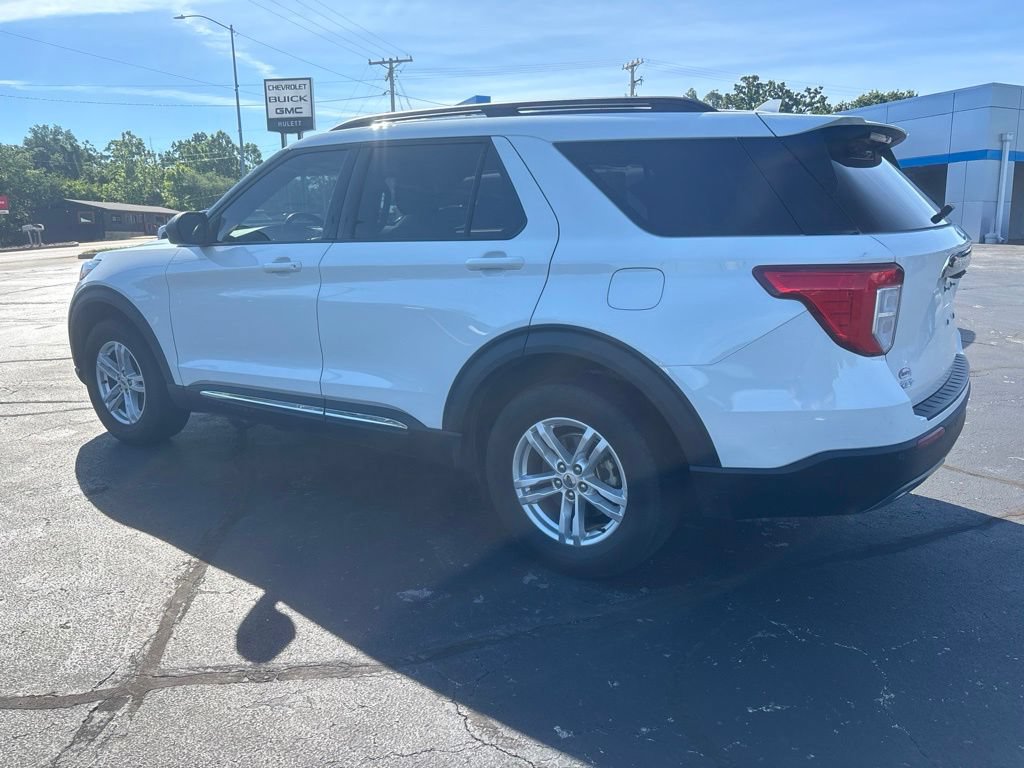 Used 2020 Ford Explorer XLT w/ Equipment Group 202A AWD/4WD image 3