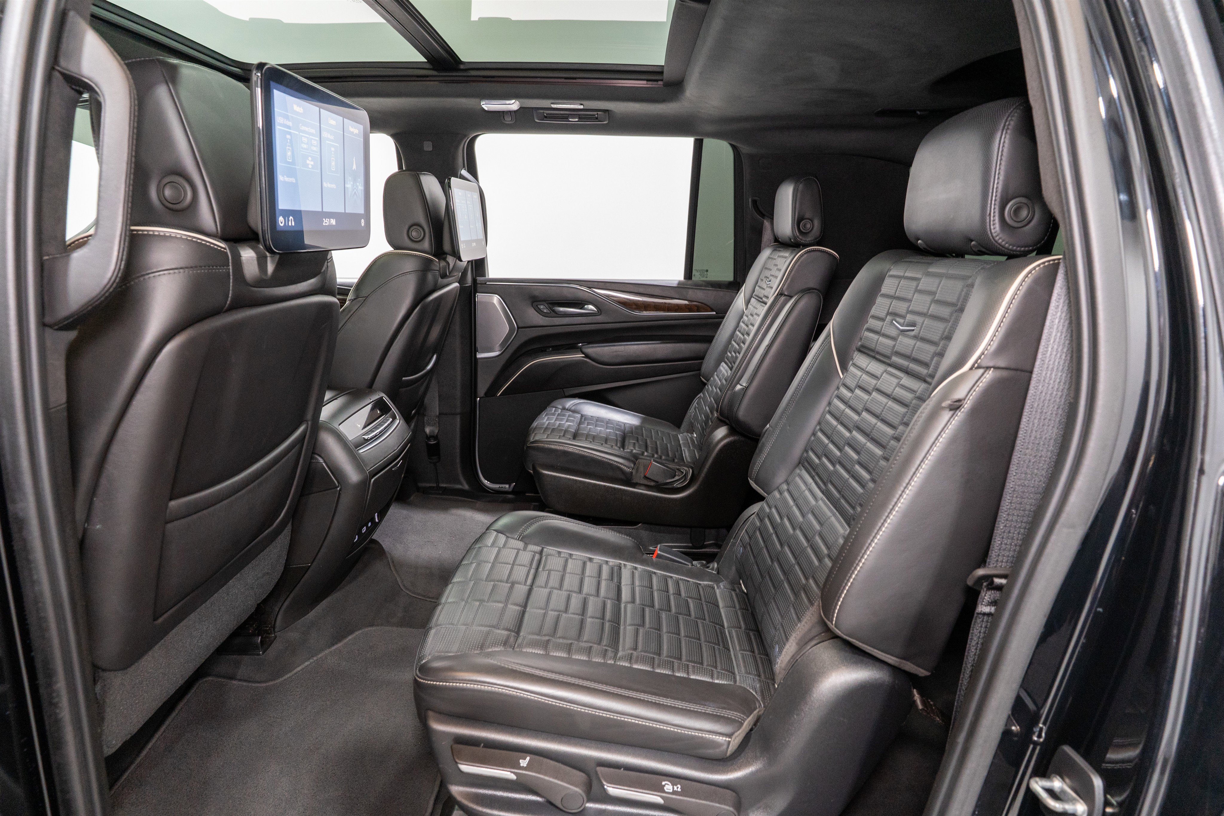 Used 2021 Cadillac Escalade ESV Sport Platinum AWD/4WD image 37