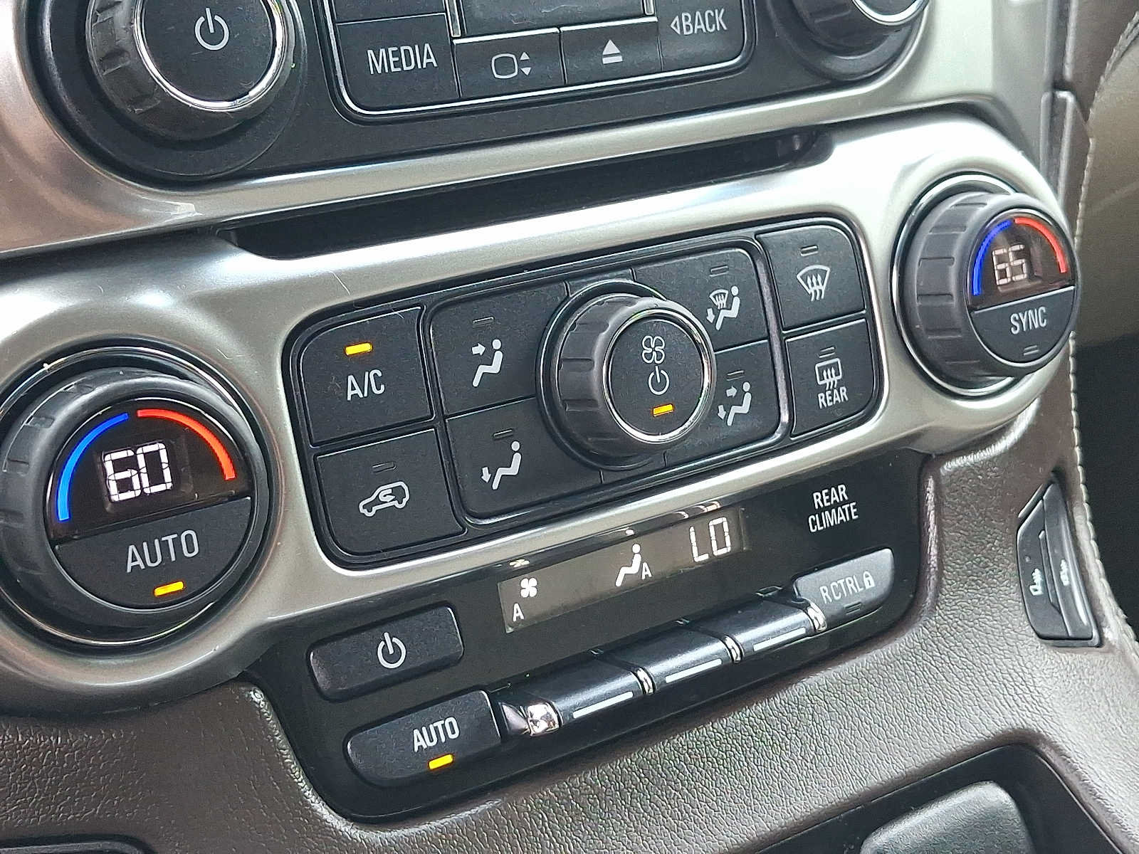 Used 2020 Chevrolet Tahoe LT AWD/4WD image 15