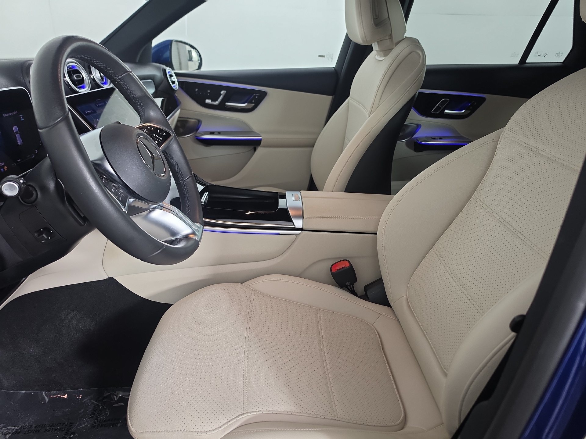 Used 2025 Mercedes-Benz GLC 300 image 15