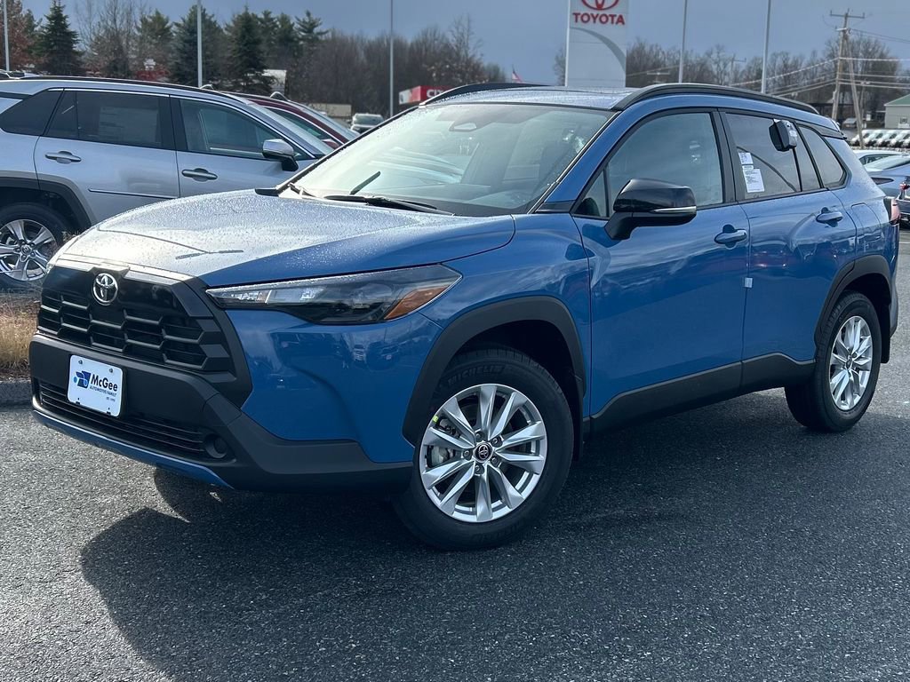 New 2026 Toyota Corolla Cross LE w/ Moonroof Package