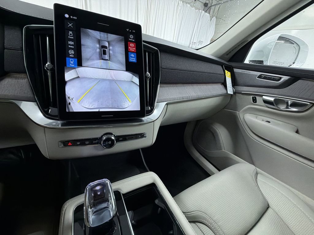New 2026 Volvo XC90 B6 Ultra w/ Protection Package image 19
