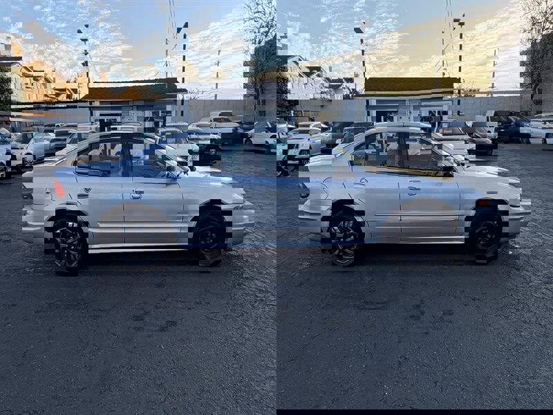 Used 2001 Oldsmobile Alero GX image 4