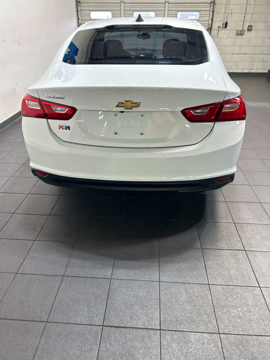 Used 2017 Chevrolet Malibu LS FWD image 6