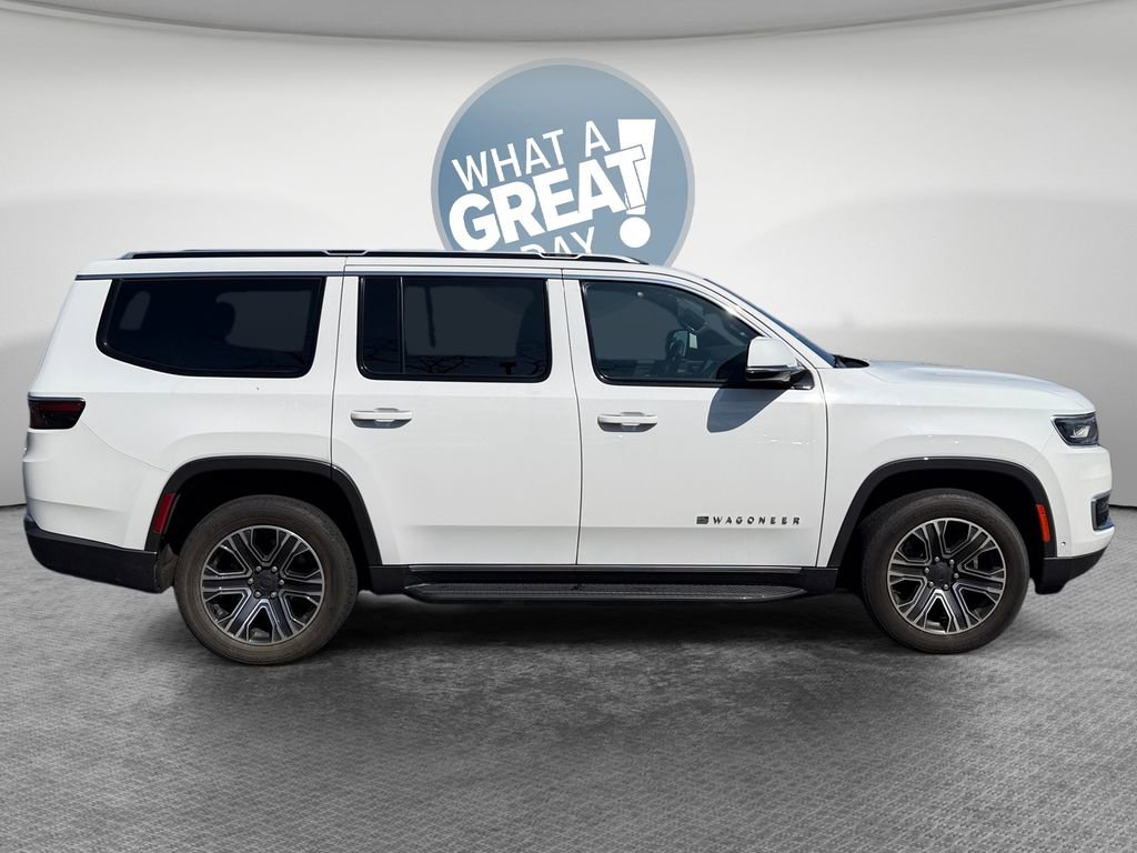 Used 2022 Jeep Wagoneer Series III w/ Flexible Seating Group image 2