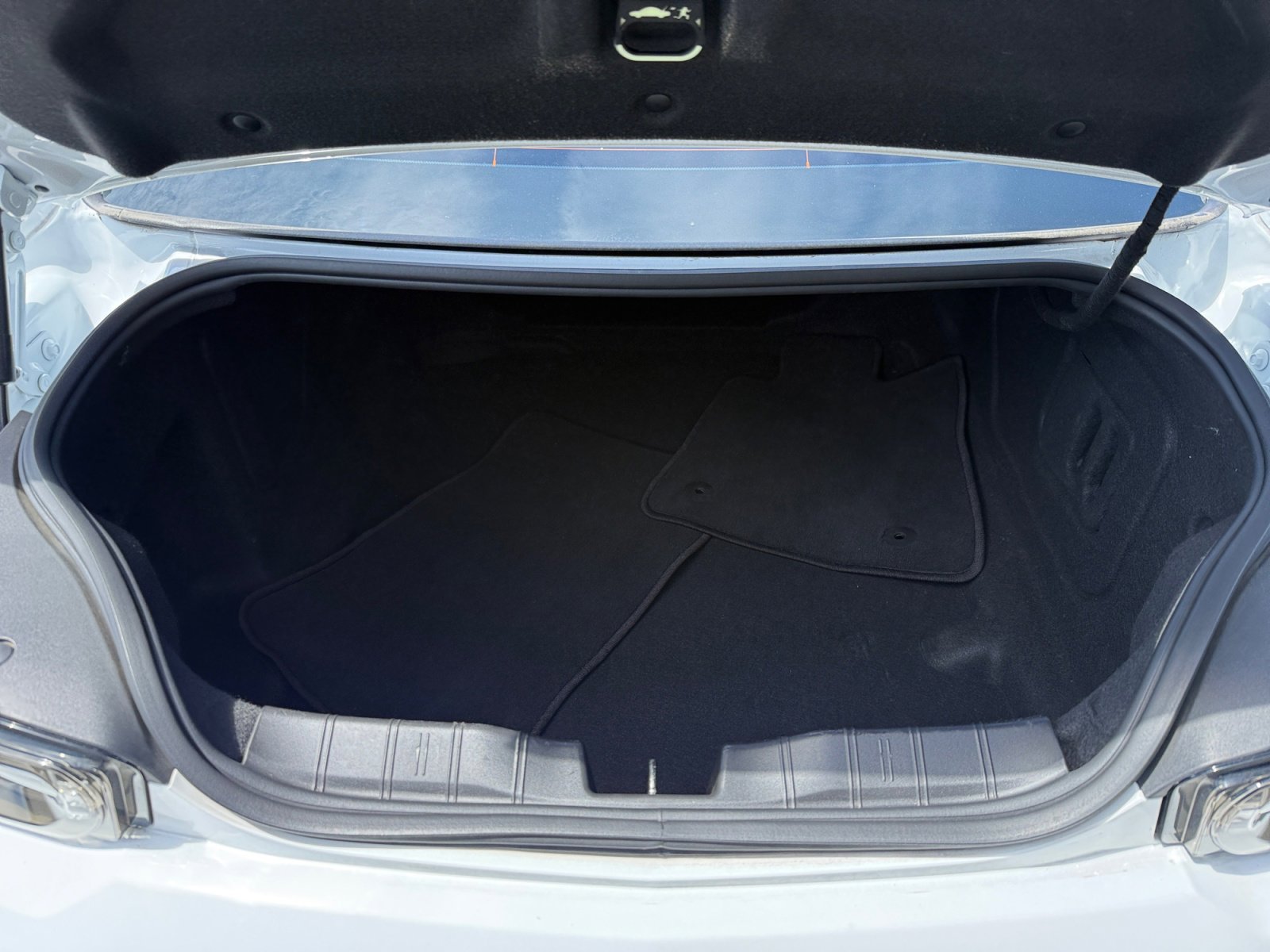 Used 2019 Chevrolet Camaro SS RWD image 17