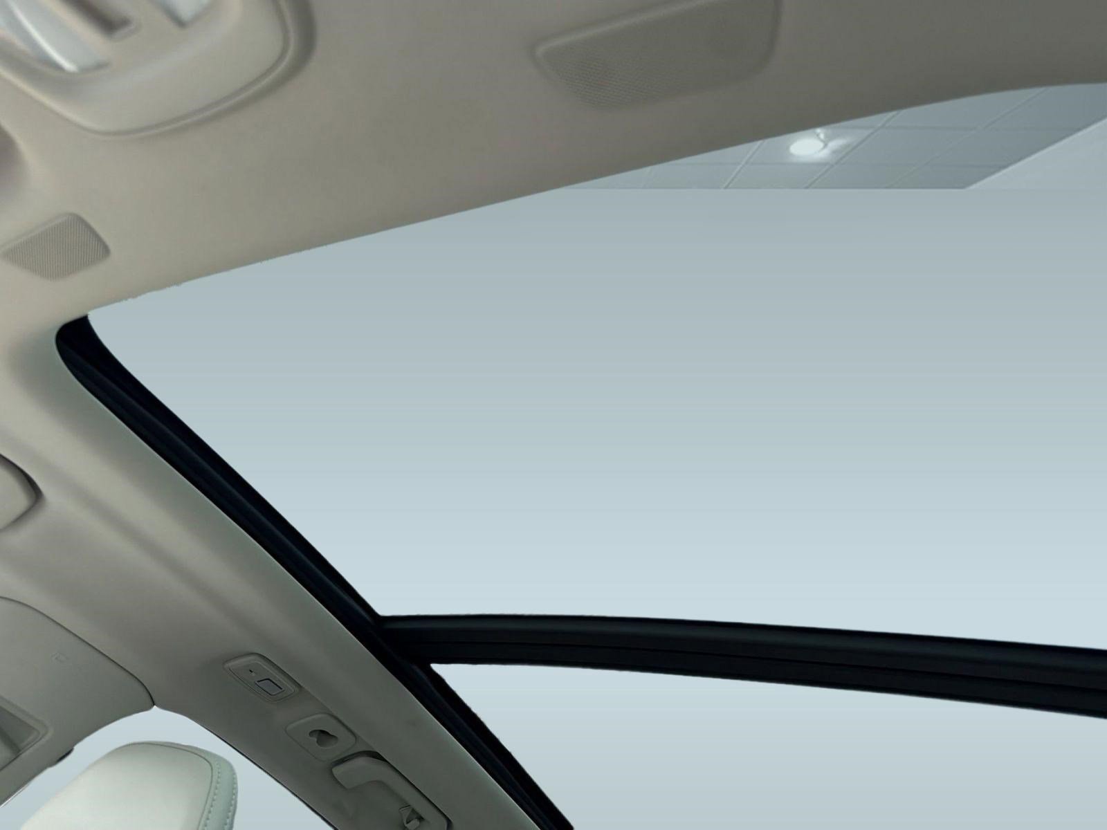 Certified 2024 Volvo XC60 B5 Ultimate image 16