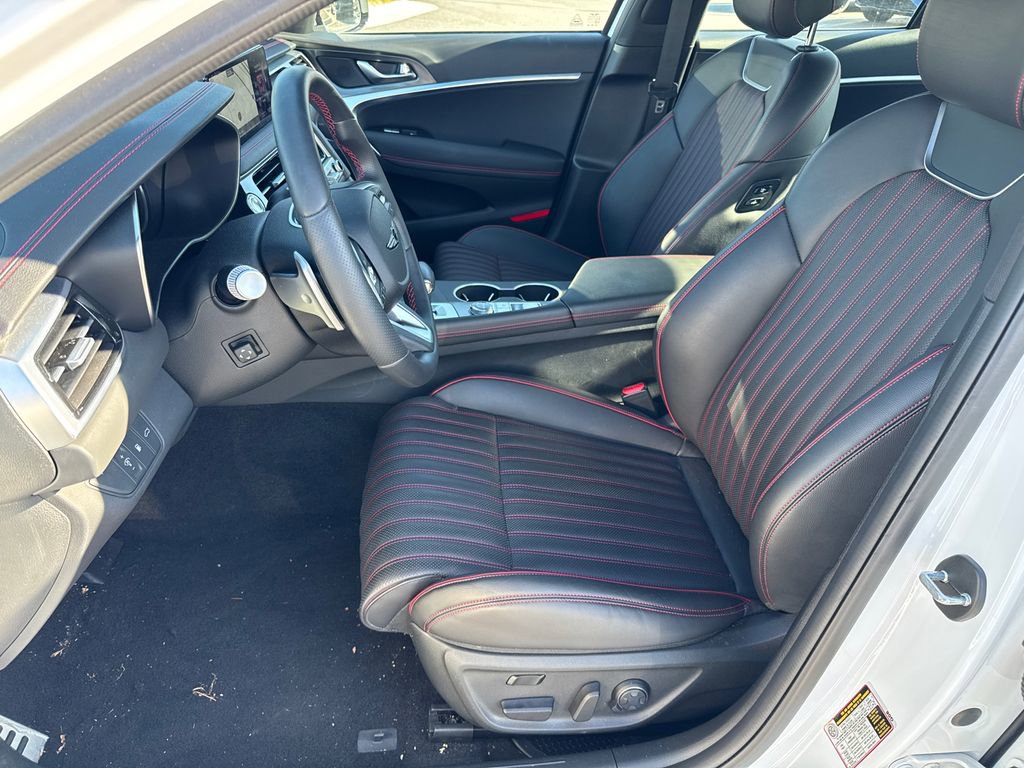 Used 2025 Genesis G70 3.3T Advanced image 9