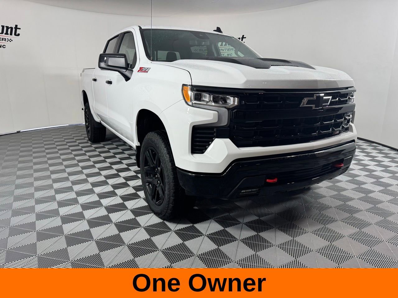 Used 2025 Chevrolet Silverado 1500 LT Trail Boss w/ Convenience Package II image 4