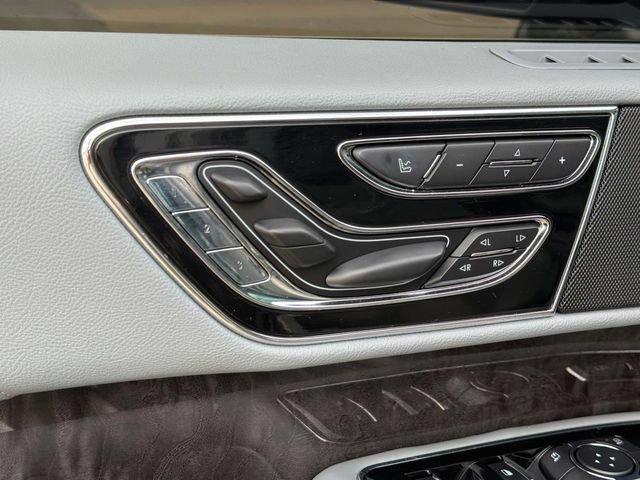 Used 2018 Lincoln Navigator Select AWD/4WD image 30