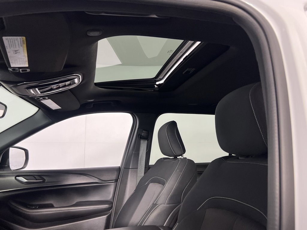 Certified 2024 Jeep Grand Cherokee L Laredo w/ Luxury Tech Group I image 22