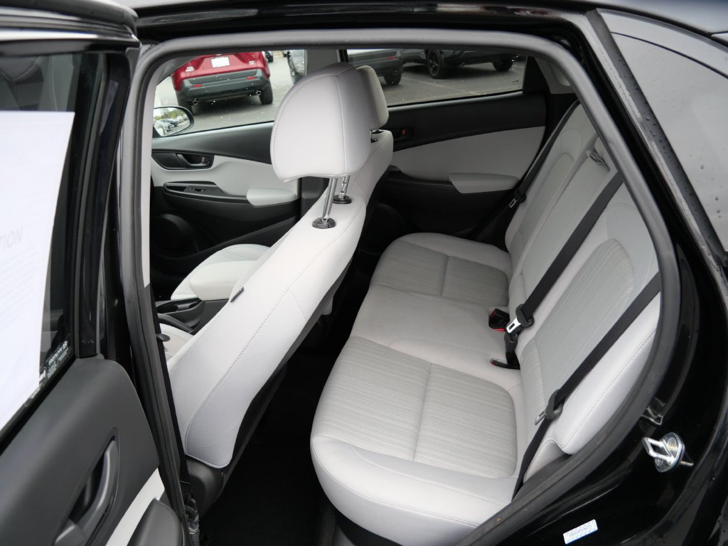 Used 2023 Hyundai Kona SEL AWD/4WD image 11
