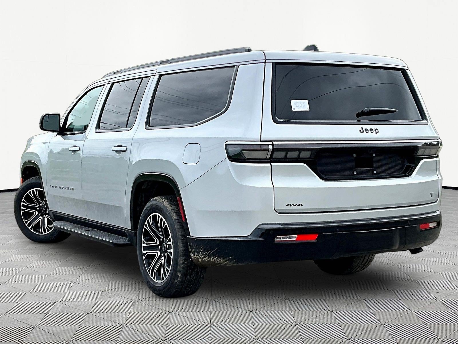 New 2026 Jeep Grand Wagoneer L 4WD w/ 8-Passenger Seating Package image 4