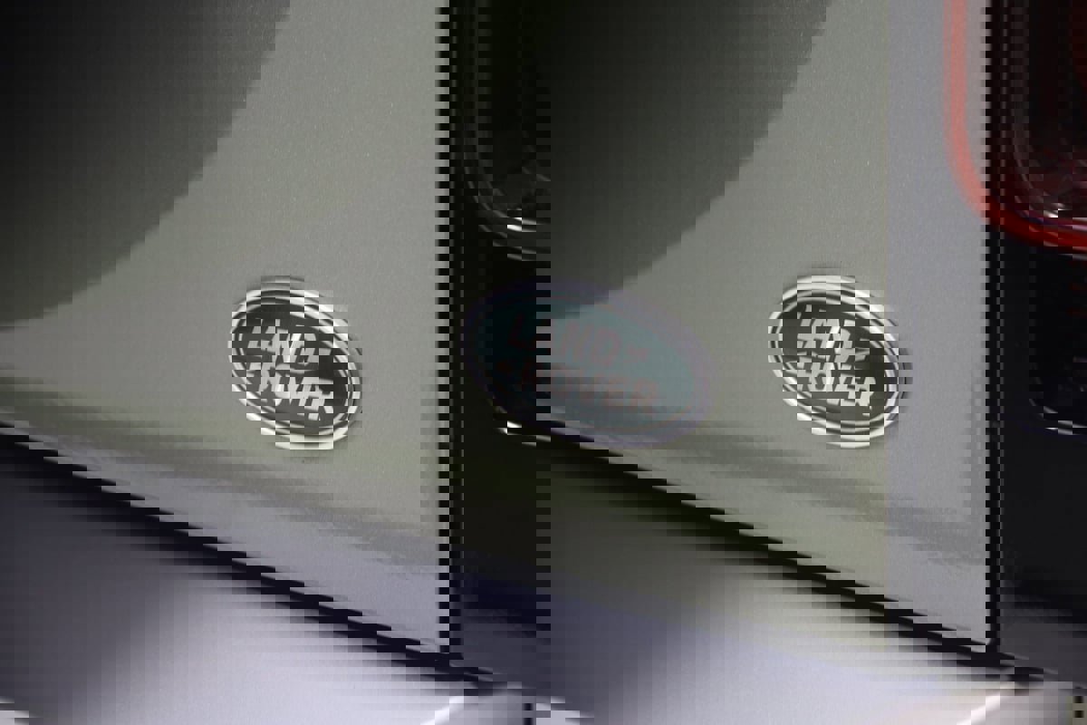 Used 2023 Land Rover Defender 110 S image 60