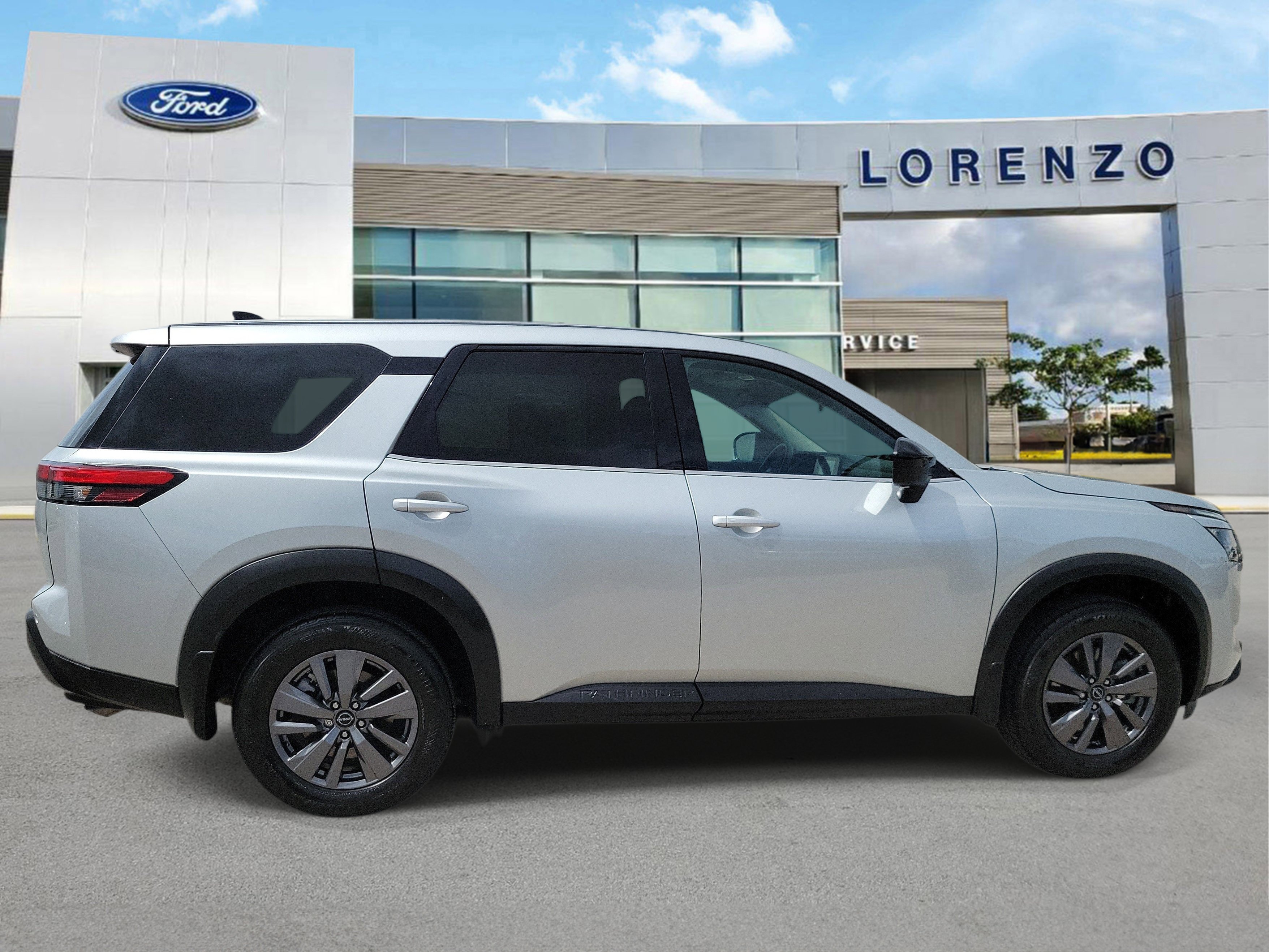 Used 2024 Nissan Pathfinder S FWD image 4