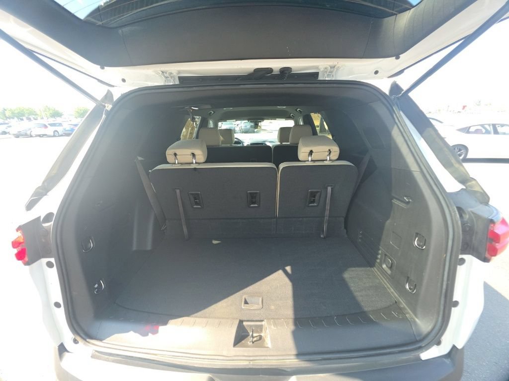 Used 2023 Chevrolet Traverse LS AWD/4WD image 28
