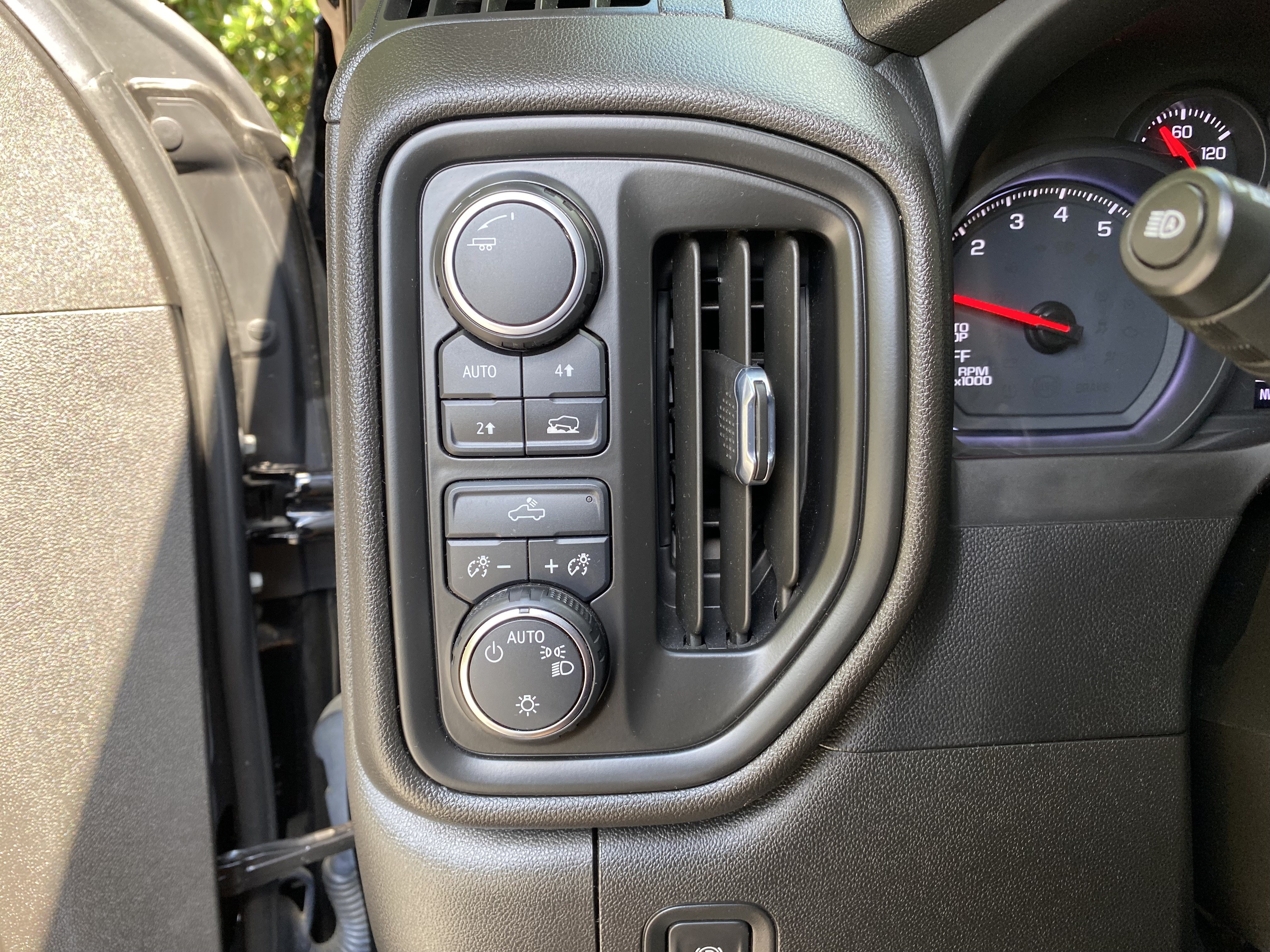 Used 2022 Chevrolet Silverado 1500 Custom AWD/4WD image 18